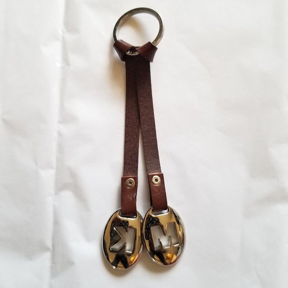 Michael Kors Leather Initial Keychain - Brand New - Picture 2 of 2